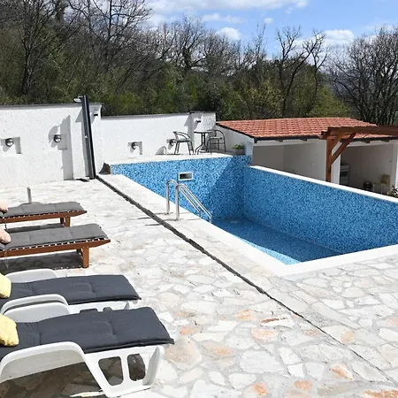 Vila Ella Tvrdos *