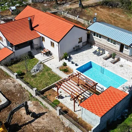 Vila Ella Tvrdos Apartment *