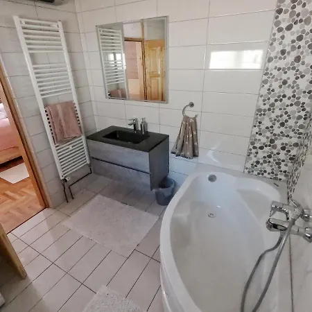 Apartment Vila Ella Tvrdos