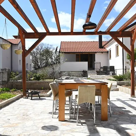 Vila Ella Tvrdos Apartment